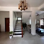 Papa John Villa A