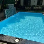 Papa John Villa A